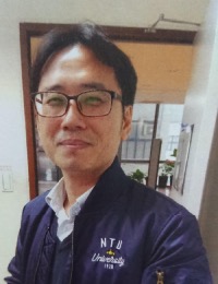 Dr. Chien Huang